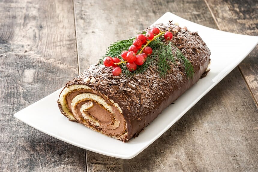 Bûche de Noël: Συνταγή για το Νοστιμότερο Χριστουγεννιάτικο Γλυκό!